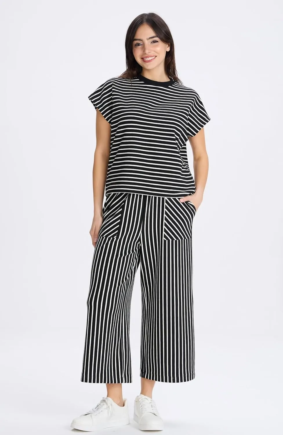 2 Piece Sets for Women Summer Outfits Short Sleeve Top Wide Leg Crop Pants Womens Matching Sets for Travel Vacation