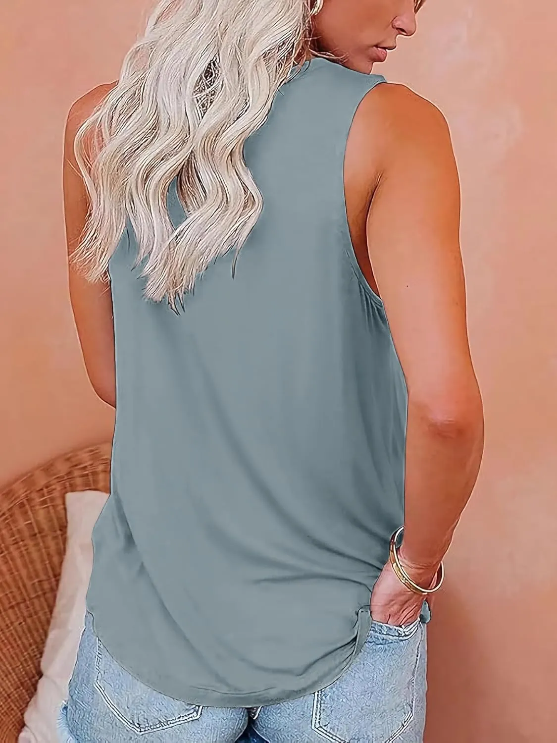 3/5 Pack Womens Tank Tops 2025 Summer Beach Vacation Fashion Outfits Crew Neck Sleeveless Loose Fit Casual Shirts Clothes