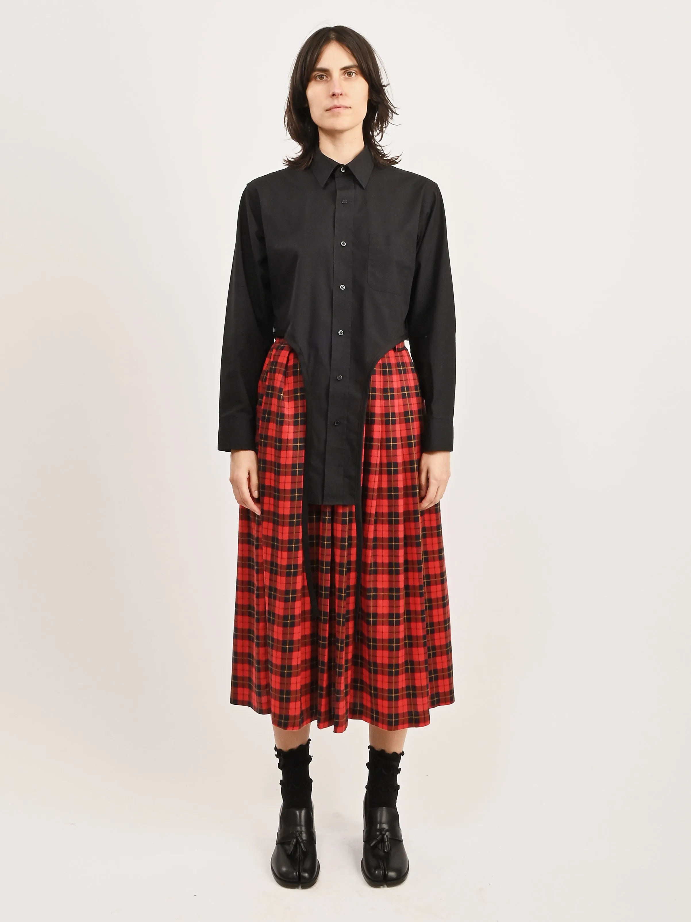 Black Arch Button-Up