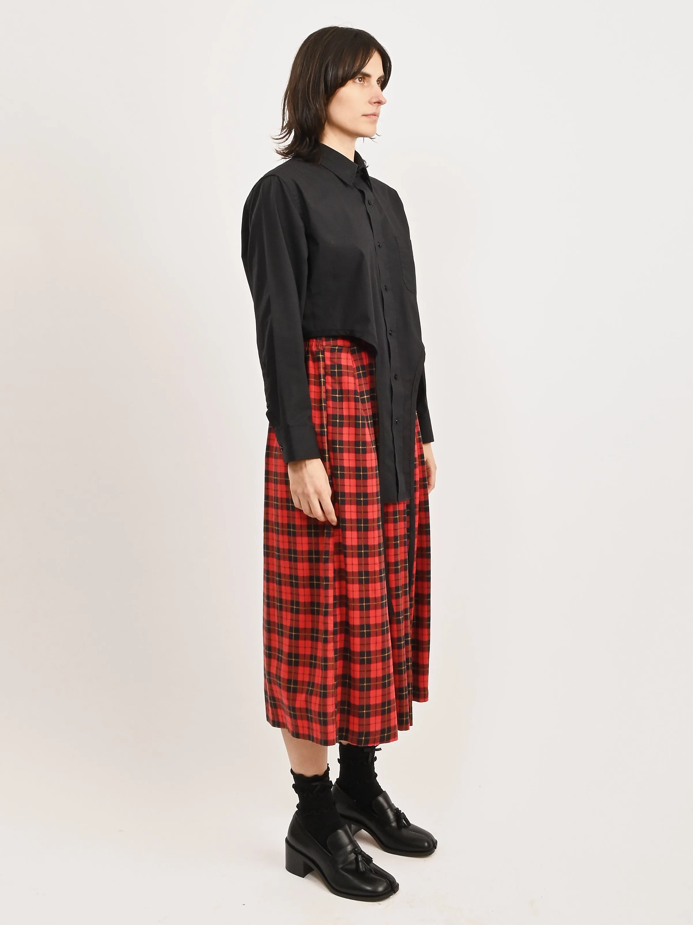 Black Arch Button-Up