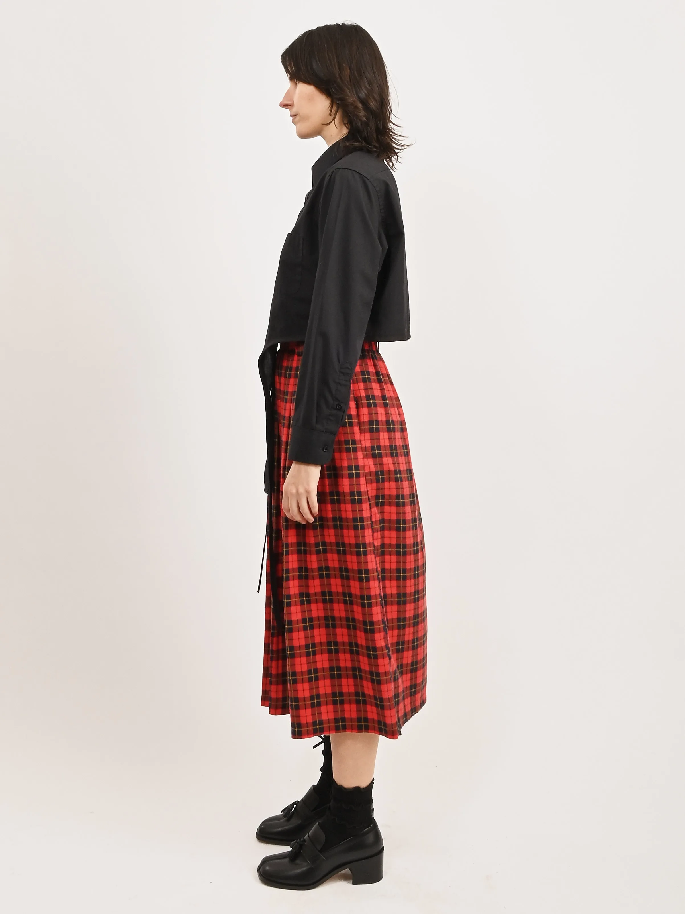 Black Arch Button-Up