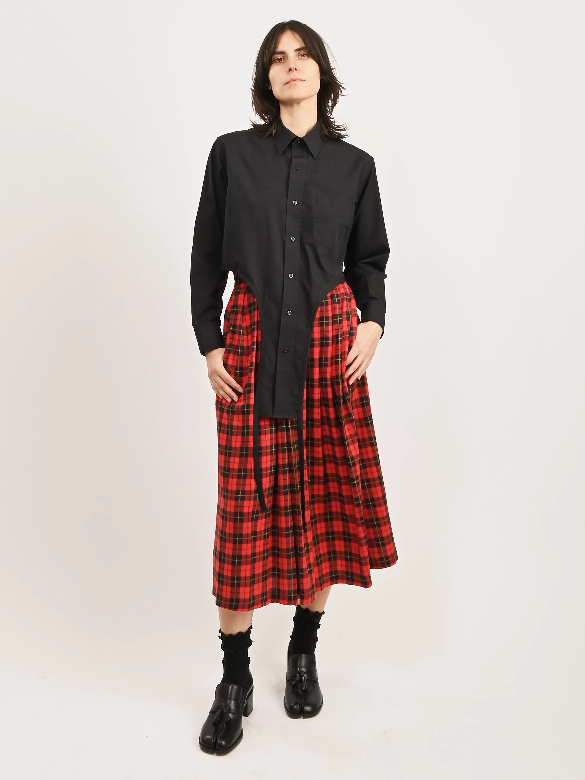 Black Arch Button-Up