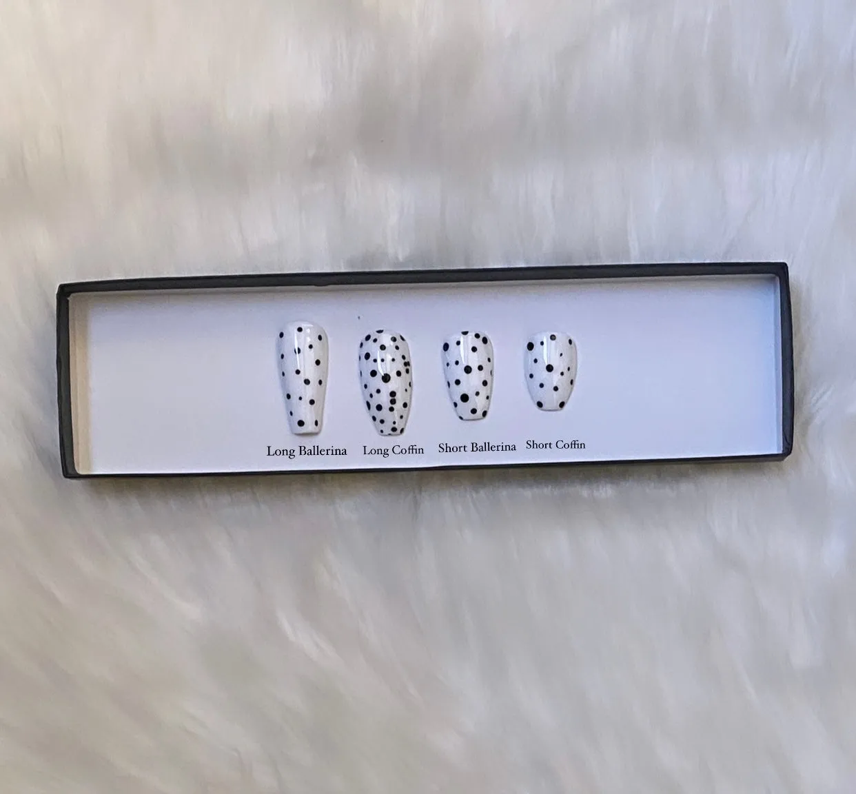 Dippin' on You | White & Black | 20 NAILS PRESS-ON SET