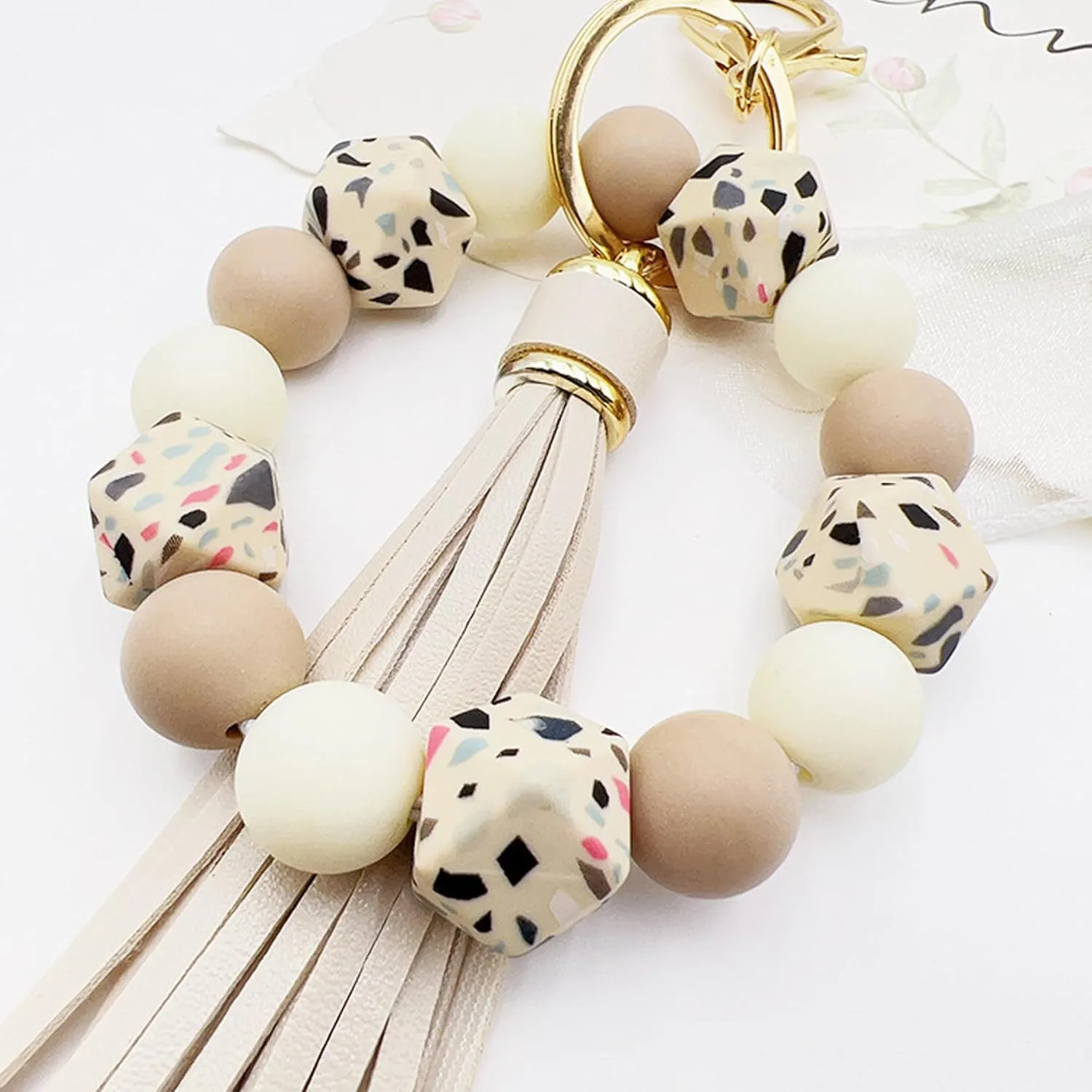 Silicone Beaded Bracelet Keychain Key Ring for Women, Key Chain with PU Tassel, Car Keyring Wristlet Bag Pendant