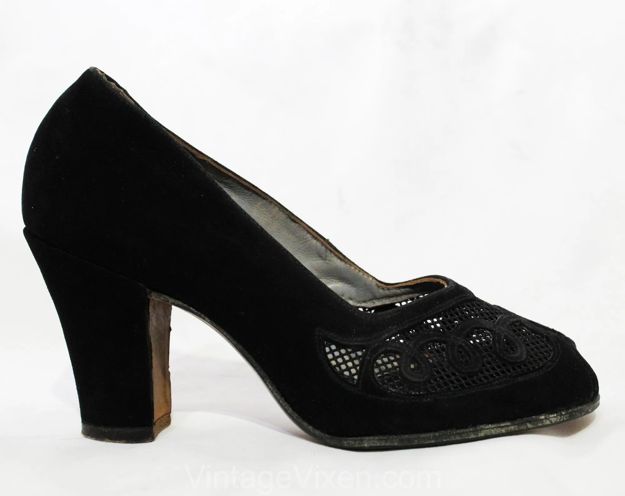 Size 4.5 Black 40s Shoes - Unworn 1940s Suede Heels with Curlique Appliques - 4 1/2 Small Sized Open Toe Pumps - Post WWII Era NOS Deadstock