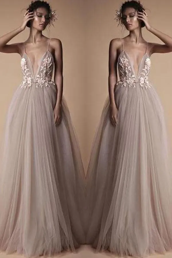 Spaghetti Strap Deep V Neck Beach Wedding Dresses With Applique TN193