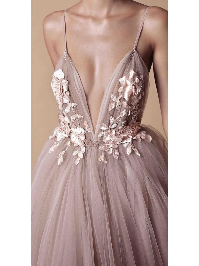 Spaghetti Strap Deep V Neck Beach Wedding Dresses With Applique TN193