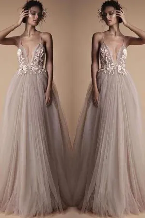 Spaghetti Strap Deep V Neck Beach Wedding Dresses With Applique TN193