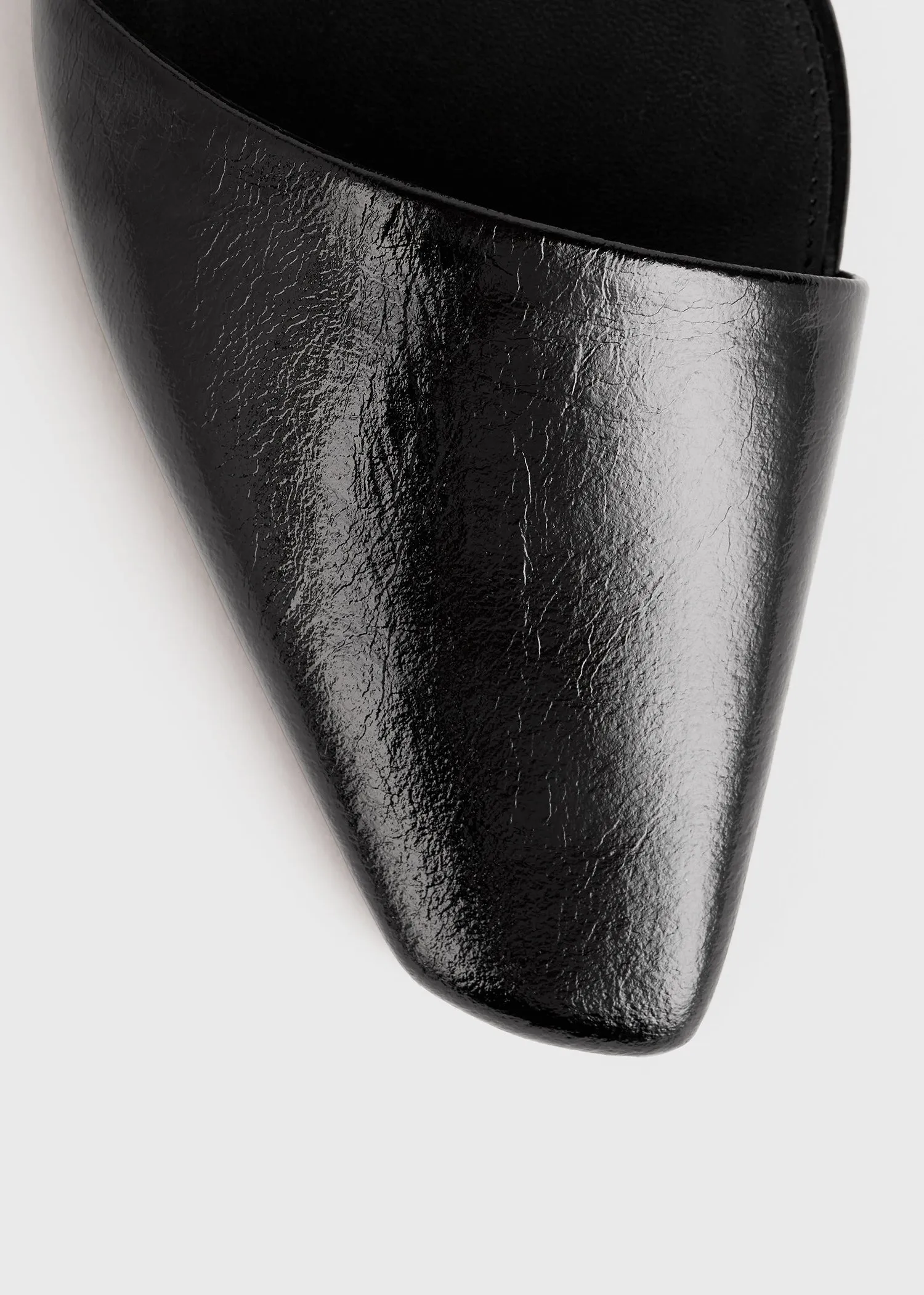 The Asymmetric D'Orsay Flat black