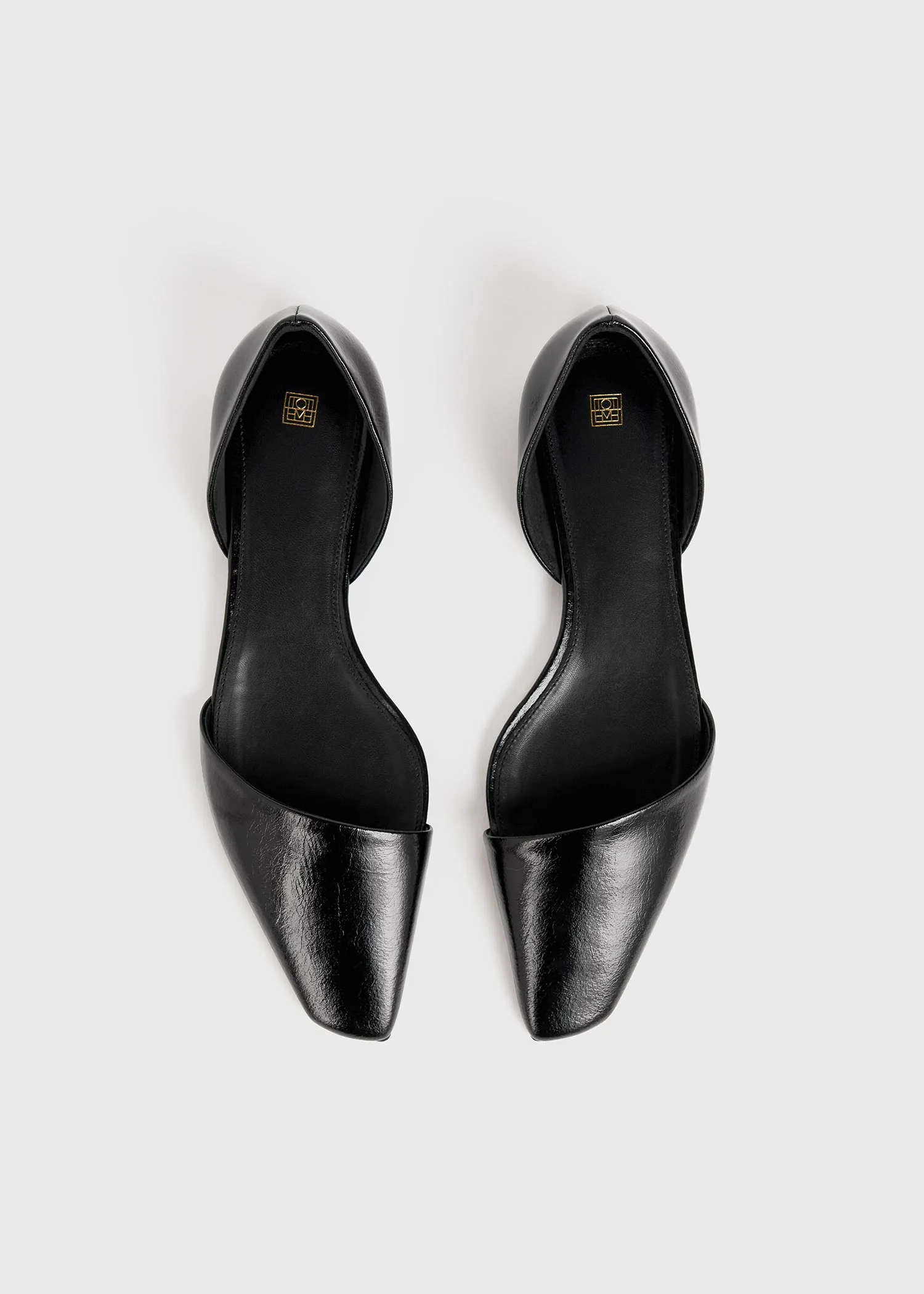 The Asymmetric D'Orsay Flat black