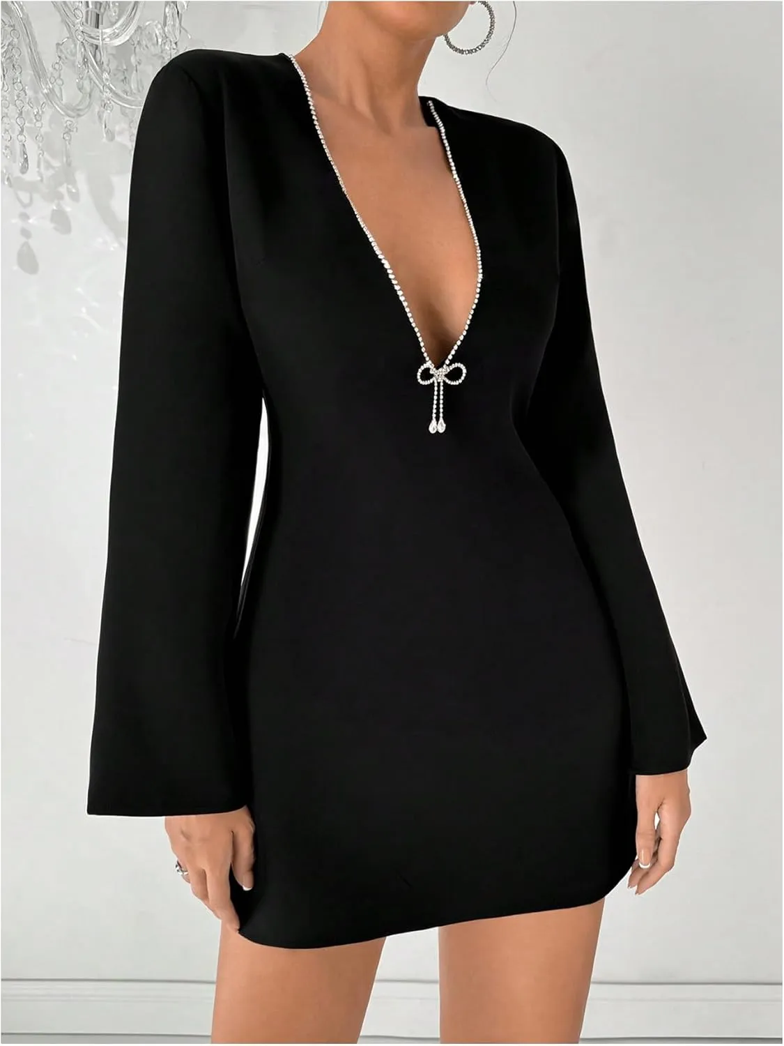 WDIRARA Women's Rhinestone V Neck Bodycon Mini Dress Glitter Long Sleeve Party Clubwear Dress