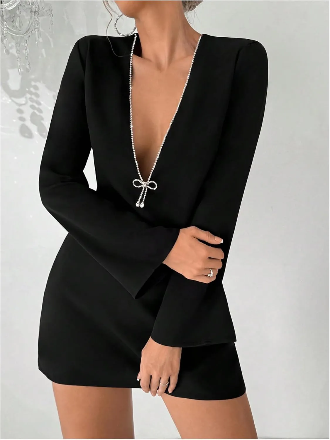 WDIRARA Women's Rhinestone V Neck Bodycon Mini Dress Glitter Long Sleeve Party Clubwear Dress