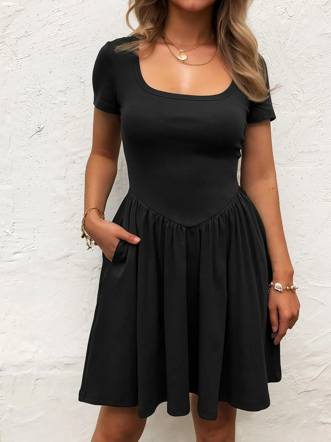 Women's Summer Casual Short Sleeve Mini Dress Square Neck A Line Pleated Swing Dresses Basic Short Dress with Pockets